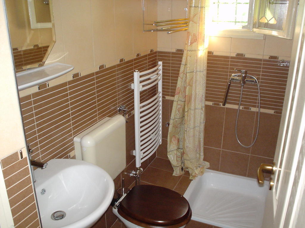 Oeroekzoeld Apartmanok Balatonfenyves Habitación foto