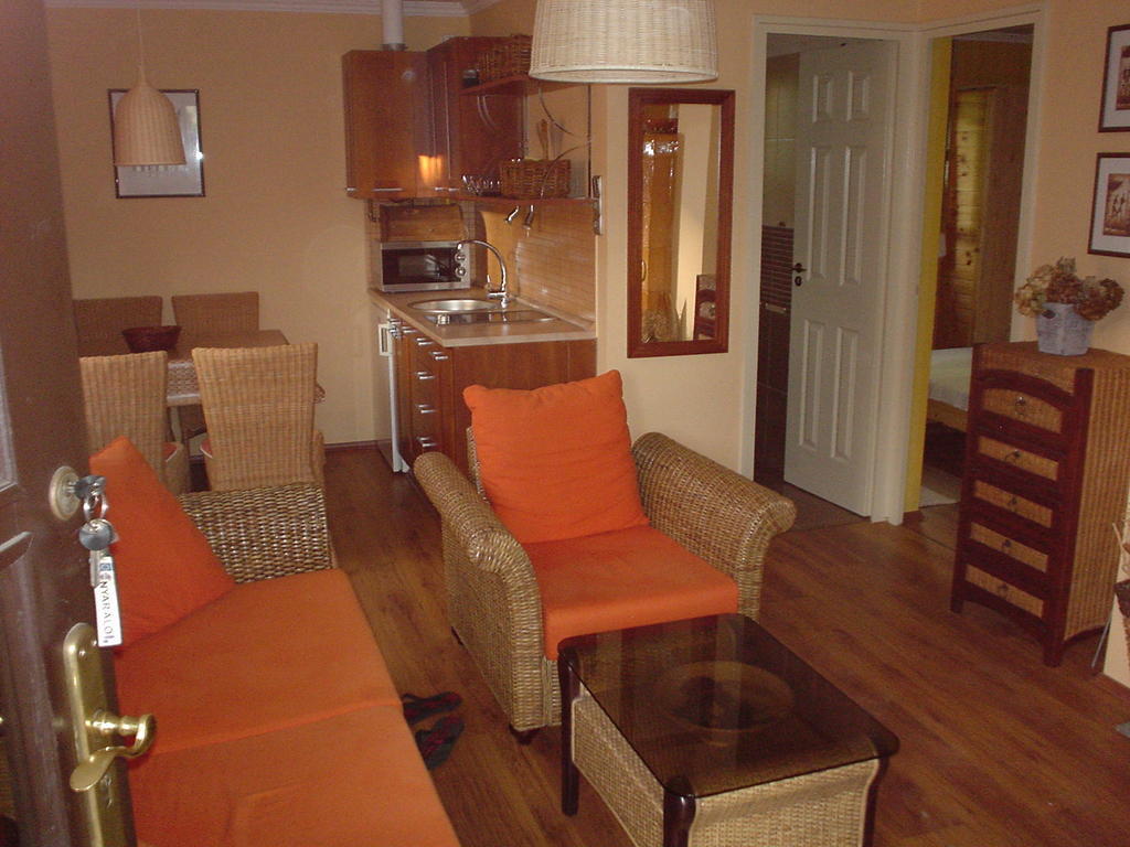Oeroekzoeld Apartmanok Balatonfenyves Habitación foto
