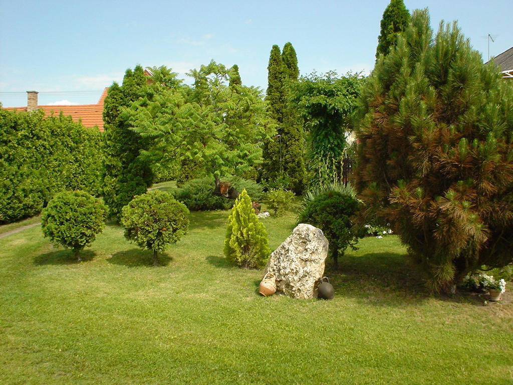 Oeroekzoeld Apartmanok Balatonfenyves Exterior foto